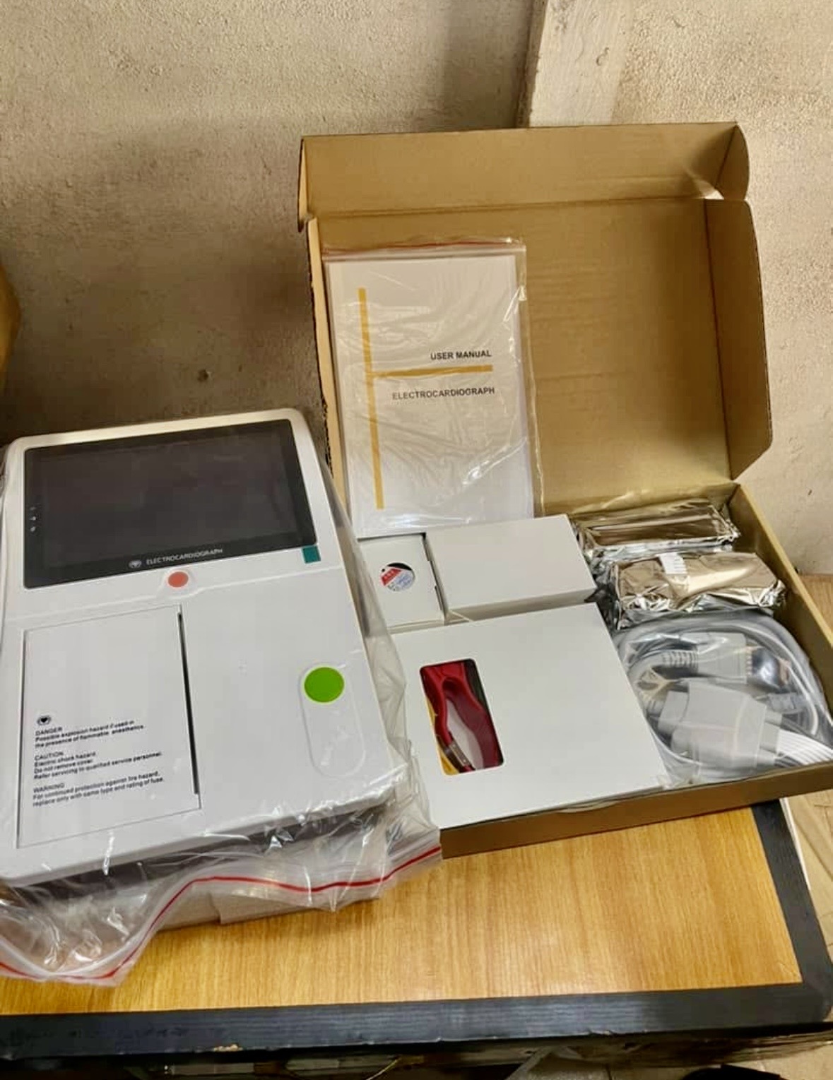 Portable Electrocardiograph (ECG/EKG Machine) 1