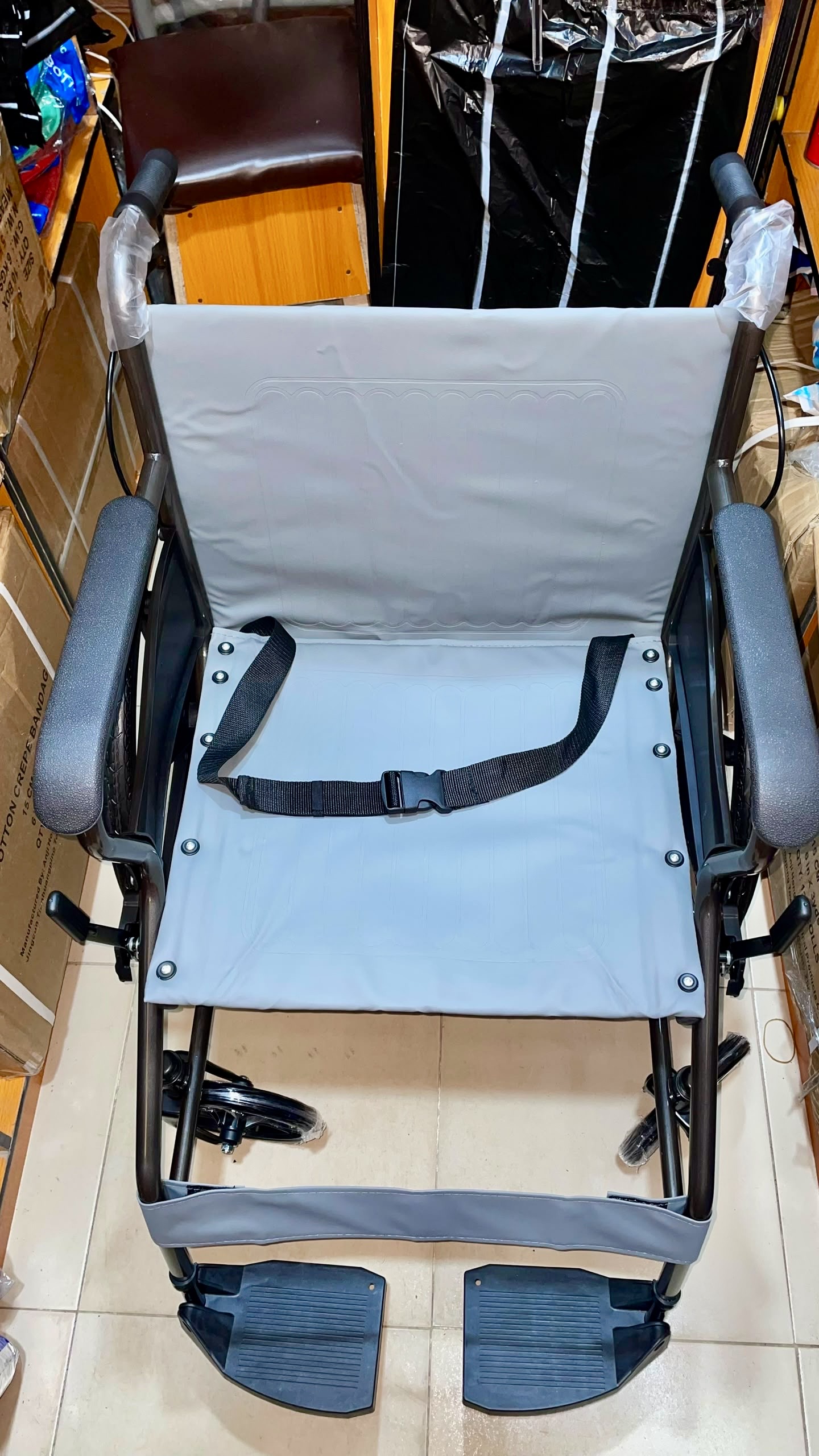 U-MEC Foldable Standard Manual Wheelchair 2